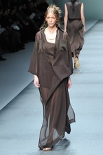 色彩とフォルムで表現する、洗練されたエレガンス - HIROKO KOSHINO(ヒロコ コシノ) 2012年春夏コレクション｜写真53