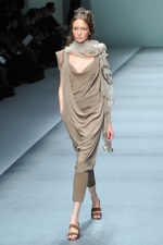 色彩とフォルムで表現する、洗練されたエレガンス - HIROKO KOSHINO(ヒロコ コシノ) 2012年春夏コレクション｜写真54