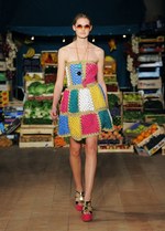 フルーツとフラワーがいっぱいの元気なサマースタイル - モスキーノ チープ＆シック(MOSCHINO CHEAP&CHIC) 2012年春夏コレクション｜写真21