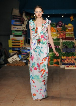 フルーツとフラワーがいっぱいの元気なサマースタイル - モスキーノ チープ&シック(MOSCHINO CHEAP&CHIC) 2012年春夏コレクション|写真24