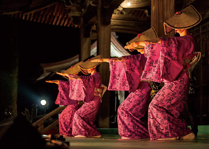 満月の下で抹茶と優雅な踊りを堪能する「十五夜茶会」白金台・八芳園で開催 | 写真