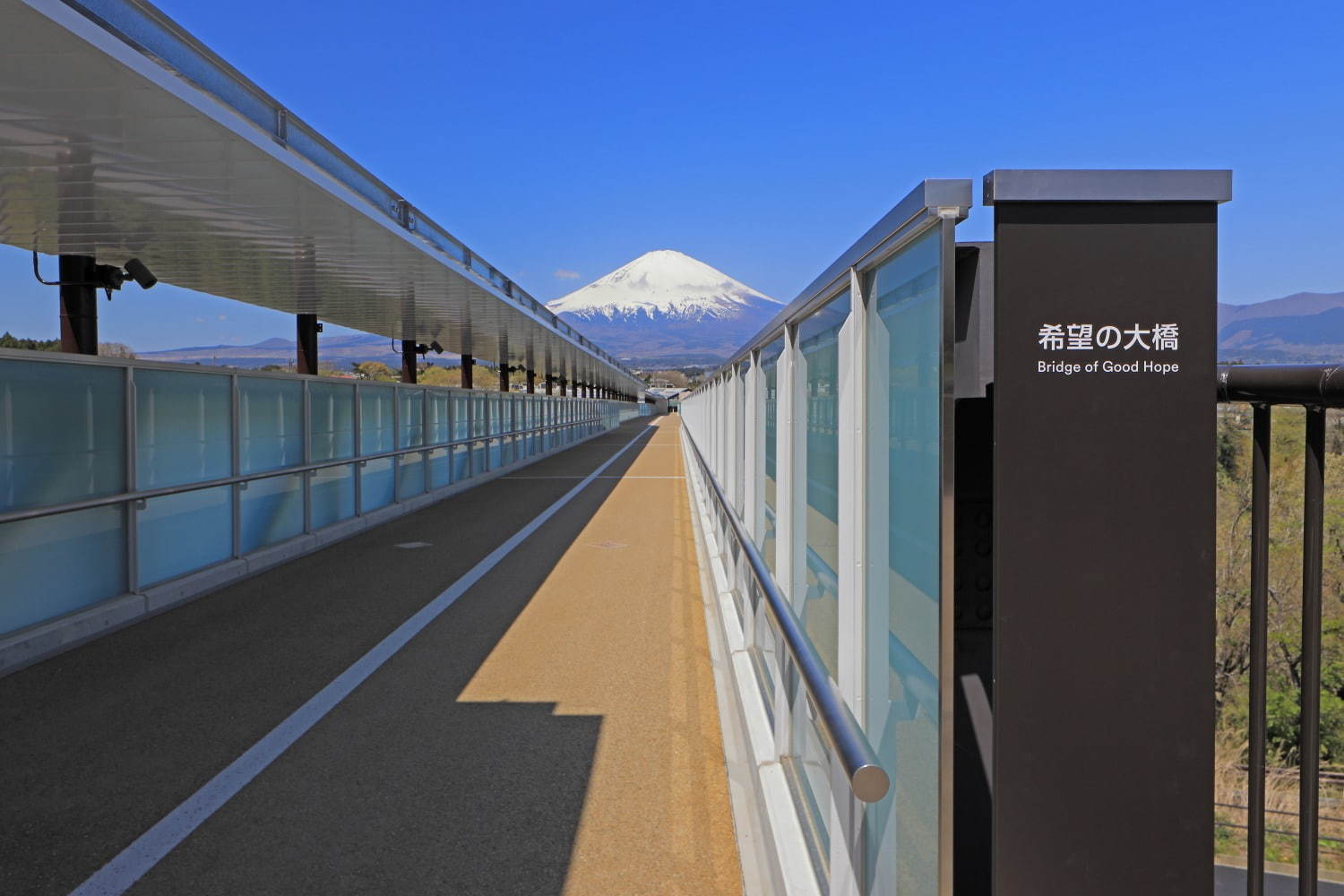 「御殿場プレミアム・アウトレット」88店舗の増設で日本最大規模に、ホテル＆日帰り温泉施設も｜写真18