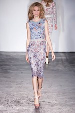 フラワープリントでユニーク描くドリーミーな世界 - クレメンツ リベイロ(CLEMENTS RIBEIRO)、2012年春夏コレクション｜写真5