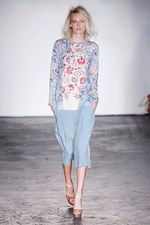 フラワープリントでユニーク描くドリーミーな世界 - クレメンツ リベイロ(CLEMENTS RIBEIRO)、2012年春夏コレクション｜写真8