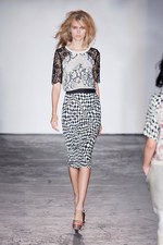 フラワープリントでユニーク描くドリーミーな世界 - クレメンツ リベイロ(CLEMENTS RIBEIRO)、2012年春夏コレクション｜写真18