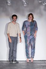 フラワープリントでユニーク描くドリーミーな世界 - クレメンツ リベイロ(CLEMENTS RIBEIRO)、2012年春夏コレクション｜写真23