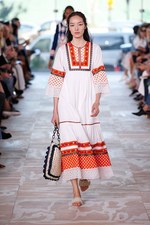 トリー バーチ 2017年春夏コレクション - 東から西へ、ファッションを通じて旅に出る｜写真24