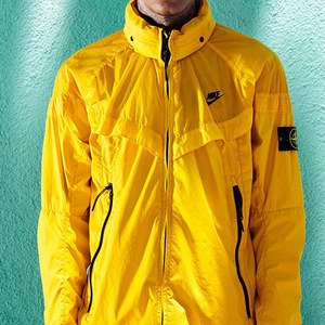w300_nike_st_01_01.jpg