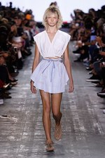 アレキサンダー ワン 17年春夏コレクション、サーフカルチャーを感じる“ネオンウォーターワールド”｜写真3