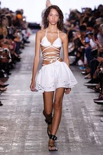 アレキサンダー ワン 17年春夏コレクション、サーフカルチャーを感じる“ネオンウォーターワールド”｜写真24