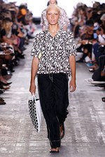 アレキサンダー ワン 17年春夏コレクション、サーフカルチャーを感じる“ネオンウォーターワールド”｜写真25