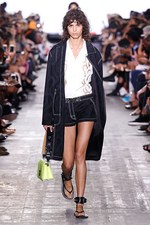 アレキサンダー ワン 17年春夏コレクション、サーフカルチャーを感じる“ネオンウォーターワールド”｜写真27