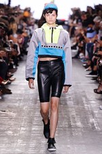 アレキサンダー ワン 17年春夏コレクション、サーフカルチャーを感じる“ネオンウォーターワールド”｜写真33