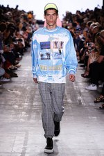 アレキサンダー ワン 17年春夏コレクション、サーフカルチャーを感じる“ネオンウォーターワールド”｜写真37