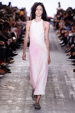 アレキサンダー ワン 17年春夏コレクション、サーフカルチャーを感じる“ネオンウォーターワールド”｜写真57