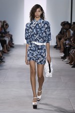 マイケル・コース コレクション 2017年春コレクション- 色鮮やかな花々が咲く、ロマンティックスタイル｜写真30