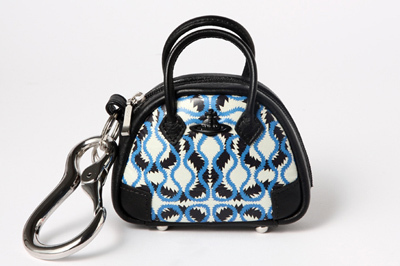 ヴィヴィアン・ウエストウッド靴の回顧展にて限定発売予定のスペシャルアイテム