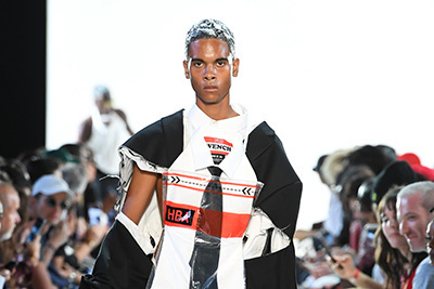 Hood by Air ブラック Dead Inside プルオーバー Hood by Air ブラック Dead Inside プルオーバー