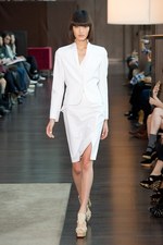 洗練された女性のライフスタイルをモードに彩るアキコオガワ(AKIKO OGAWA.) 2012年春夏コレクション｜写真3