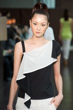 洗練された女性のライフスタイルをモードに彩るアキコオガワ(AKIKO OGAWA.) 2012年春夏コレクション｜写真6