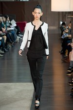 洗練された女性のライフスタイルをモードに彩るアキコオガワ(AKIKO OGAWA.) 2012年春夏コレクション｜写真7