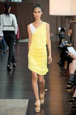 洗練された女性のライフスタイルをモードに彩るアキコオガワ(AKIKO OGAWA.) 2012年春夏コレクション｜写真9