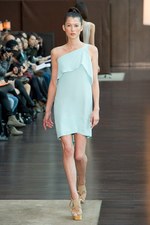 洗練された女性のライフスタイルをモードに彩るアキコオガワ(AKIKO OGAWA.) 2012年春夏コレクション｜写真15