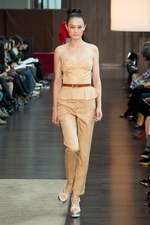 洗練された女性のライフスタイルをモードに彩るアキコオガワ(AKIKO OGAWA.) 2012年春夏コレクション｜写真30