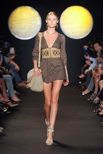 ミリタリーとボヘミアンを今年らしくミックス - ポール ＆ ジョー(PAUL & JOE) 2012年春夏コレクション｜写真5