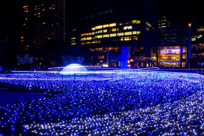 「ミッドタウン・クリスマス 2016」東京・六本木で- 幻想的な青いイルミネーションで宇宙空間を再現｜写真6