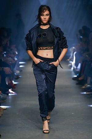 ヴェルサス ヴェルサーチェ(Versus Versace) 2017年春夏ウィメンズ&メンズコレクション  - 写真18