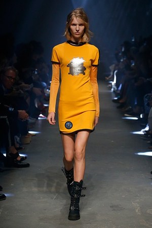 ヴェルサス ヴェルサーチェ(Versus Versace) 2017年春夏ウィメンズ&メンズコレクション  - 写真27