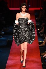 モスキーノ 2017年春夏ウィメンズコレクション - 平面プリントのみで生まれる?!最新ファッション｜写真107