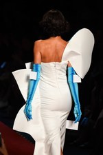 モスキーノ 2017年春夏ウィメンズコレクション - 平面プリントのみで生まれる?!最新ファッション｜写真126