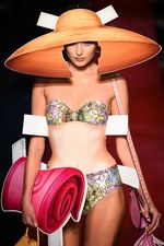 モスキーノ 2017年春夏ウィメンズコレクション - 平面プリントのみで生まれる?!最新ファッション｜写真34