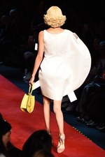 モスキーノ 2017年春夏ウィメンズコレクション - 平面プリントのみで生まれる?!最新ファッション｜写真40