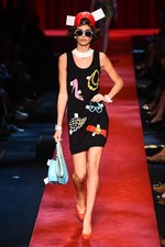 モスキーノ 2017年春夏ウィメンズコレクション - 平面プリントのみで生まれる?!最新ファッション｜写真74