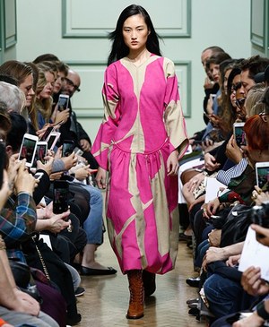 JW アンダーソン 17年春夏ウィメンズコレクション - 内なるフェミニティがにじみ出る美しさに｜写真12