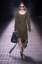 マルベリー 2017年春夏コレクション - ユニフォームを頼りに巡る英国への旅｜写真4