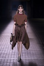 マルベリー 2017年春夏コレクション - ユニフォームを頼りに巡る英国への旅｜写真17