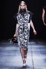 時代の先端を行く、モダン・スポーティースタイル - アレキサンダー ワン(ALEXANDER WANG) 2012年春夏コレクション｜写真20