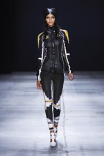 時代の先端を行く、モダン・スポーティースタイル - アレキサンダー ワン(ALEXANDER WANG) 2012年春夏コレクション｜写真22