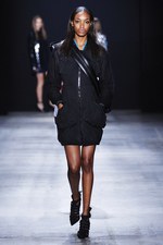 時代の先端を行く、モダン・スポーティースタイル - アレキサンダー ワン(ALEXANDER WANG) 2012年春夏コレクション｜写真32