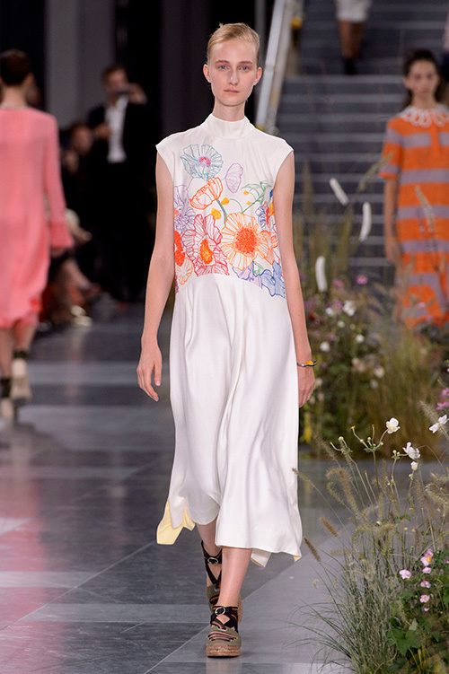 ポール スミス 17年春夏ウィメンズコレクション 力強く自己表現する 花のような気品ある女性 ファッションプレス