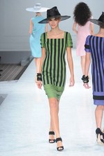 光と風を自在に操る大人のロマンティックスタイル - jun ashida(ジュン アシダ) 2012春夏コレクション｜写真11