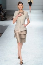 光と風を自在に操る大人のロマンティックスタイル - jun ashida(ジュン アシダ) 2012春夏コレクション｜写真36