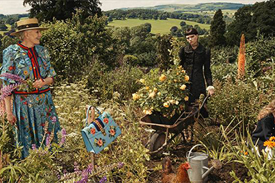 グッチ 2017年クルーズコレクションのビジュアル公開 - パンクな若者と荘厳な邸宅のコントラスト