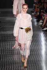 ヌメロ ヴェントゥーノ(N°21) 2017年春夏コレクション - 不均衡が生むモダンさと個性｜写真35