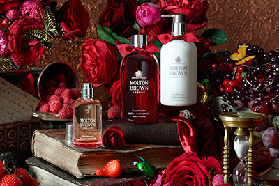 英国王室ご用達・モルトンブラウン初のローズ香るコレクション - ラグジュアリー感溢れるパッケージ