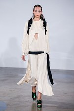 TOGA 2017年春夏コレクション - 流れる水を追って、辿り着いたのは自由か束縛か｜写真16